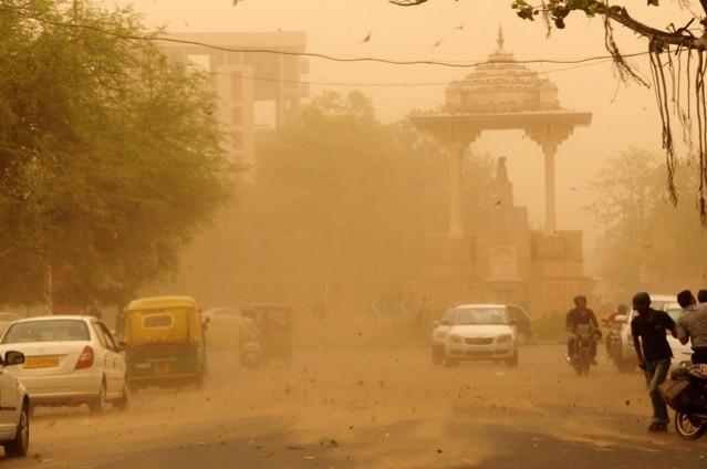 Dust storm hits Jaipur on 19 May Dust Storm hits Jaipur on 19 May