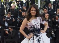 Cannes Film Festival 2015: Glamorous Aishwarya Rai Bachchan Charms the Red Carpet in Ralph & Russo