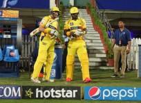 Dwayne Smith and Michael Hussey