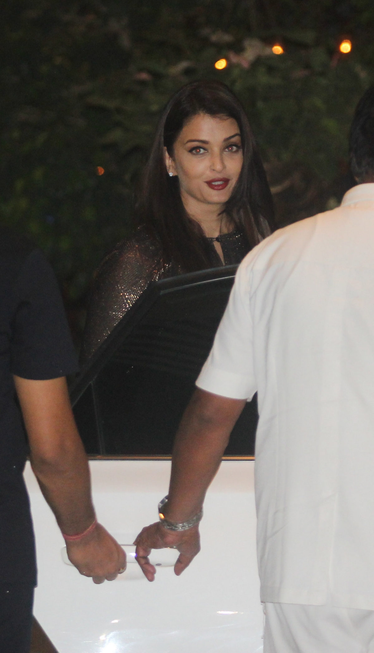 Aishwarya Rai, Abhishek Bachchan and Other B-Town Celebs Attend Ambani's Victory Bash for Mumbai Indians