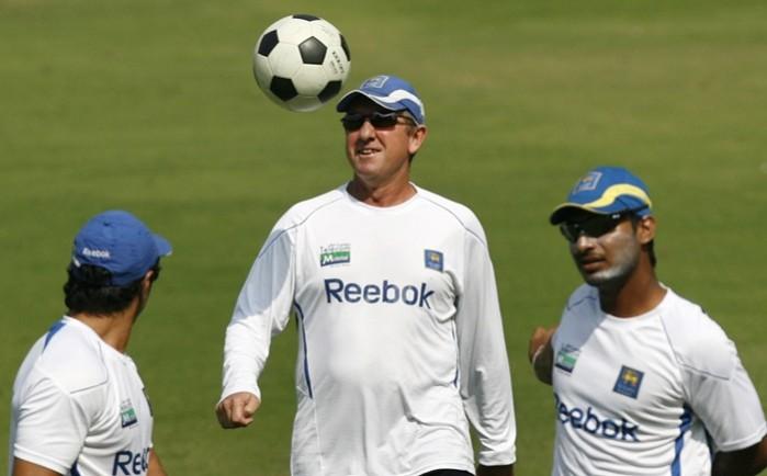 Trevor Bayliss (center) has been the head coach of the Kolkata Knight Riders. trevor bayliss