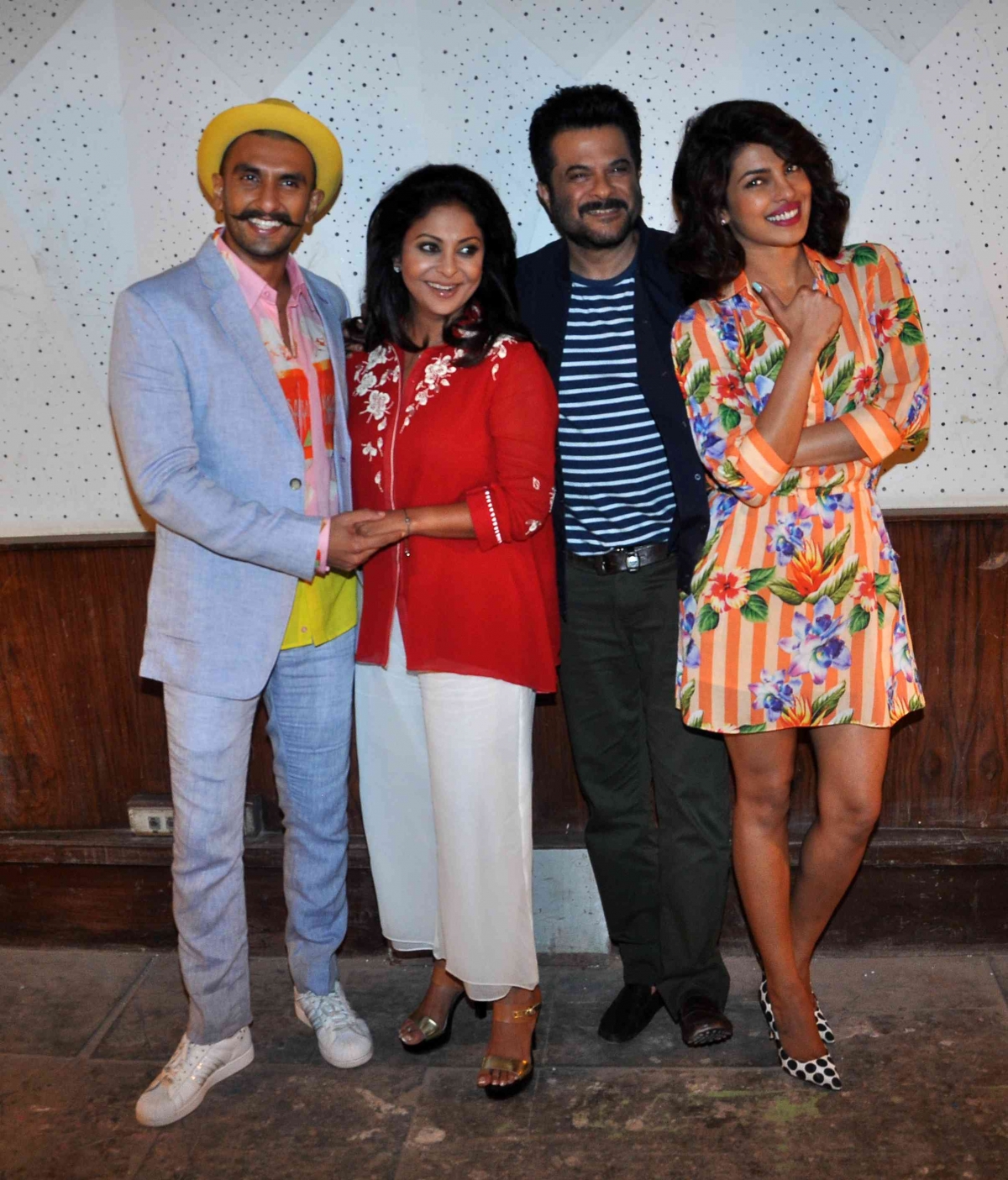 'Dil Dhadakne Do': Priyanka Chopra Steals The Show At Mehra Family's ...