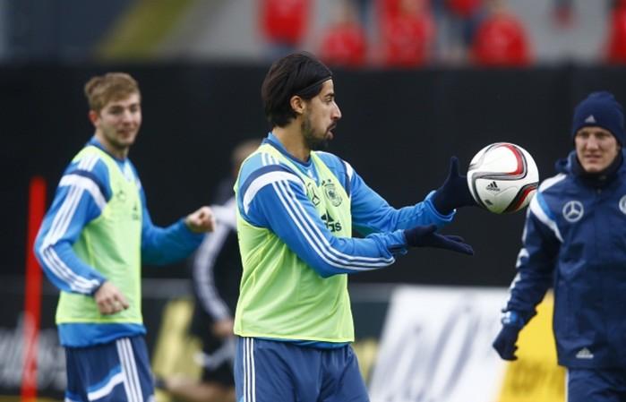 With Sami Khedira on the verge of signing for Juventus, Arsenal could take advantage by trying to sign Arturo Vidal Sami Khedira Germany