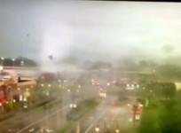 amateur-video-shows-tornado-rage-through-ohio-town