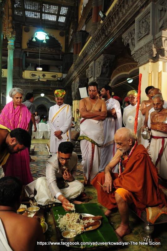 Yaduveer Wadiyar Crowned 'Maharaja' Of Mysore [PHOTOS] - IBTimes India