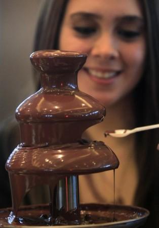 Eating chocolates aides in weight loss is a viral hoax