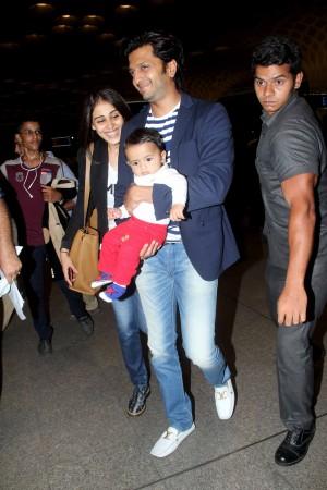IIFA 2015: Bollywood Celebs Leaves for Malaysia: Riteish - Genelia with baby Riaan IIFA 2015: Bollywood Celebs Leaves for Malaysia