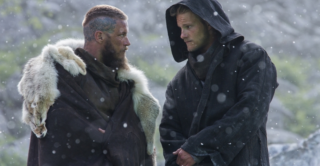 Travis Fimmel (King Ragnar Lothbrok) & Alexander Ludwig (Bjorn Ironside'  Lothbrok)