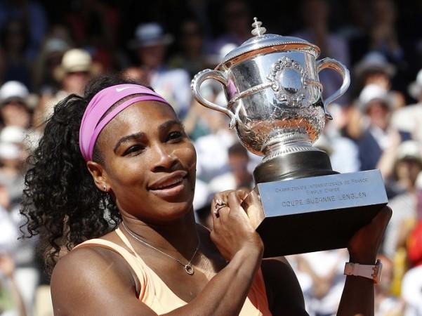 Serena Williams with her third French Open title Serena Williams French Open 2015 Title