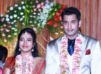 Arulnidhi with Keerthana at their Wedding Reception