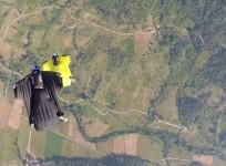 soul-flyers-base-jump-over-historic-fortress-in-southern-france