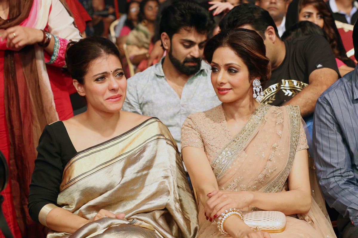 Kajol and Sridevi at Asiavision TV awards 2015 Kajol and Sridevi at Asiavision TV awards 2015