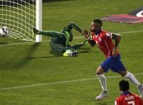 Arturo Vidal Chile Ecuador Copa America 2015