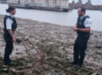 met-police-blow-up-ww2-grenade-found-beside-river-thames