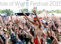 steaming-hot-tubs-hours-of-rain-and-minions-what-really-happened-at-the-isle-of-wight-festival-2015