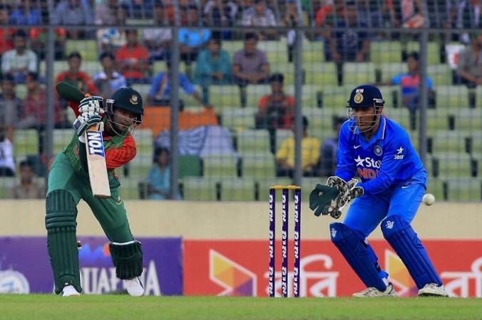 India vs Bangladesh 1st ODI: Watch MS Dhoni Shoulder Charge Mustafizur ...