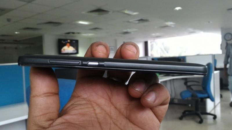 Huawei Honor 4C Review, the volume rocker and power sits on the right side Huawei Honor 4C Review, the volume rocker and power sits on the right side