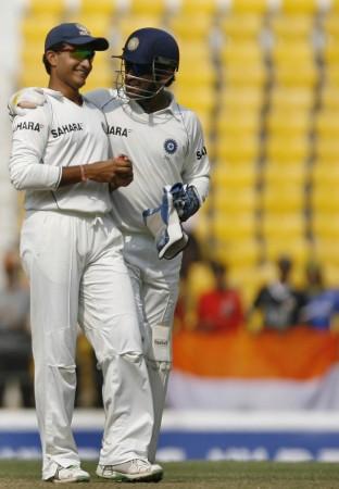 Sourav Ganguly (L) said that MS Dhoni (R) spoke about stepping down from captaincy out of frustration. Sourav Ganguly-MS Dhoni