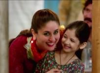 Kareena Kapoor and Harshaali Malhotra in Bajrangi Bhaijaan