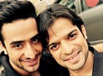 'Yeh Hai Mohabbatein': Here's What Karan Patel aka Raman and Other Boys Did During Shooting of Comedy Scenes