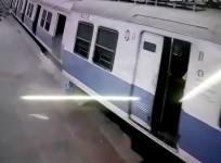 cctv-footage-shows-train-crashing-into-platform-in-mumbai