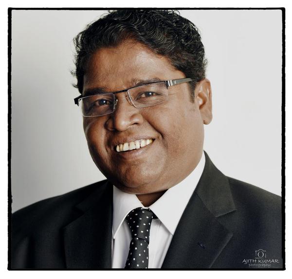 Ajith Turns Photographer for Appukutty