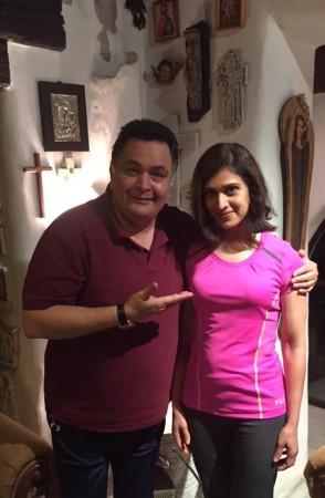 Rishi Kapoor Fails To Recognise His 'Damini' Co-star Meenakshi Seshadri Rishi Kapoor Fails To Recognise His 'Damini' Co-star Meenakshi Seshadri