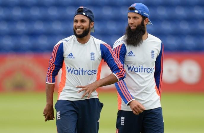 Adil Rashid (R) might have to wait for his Ashes debut as Trevor Bayliss has indicated that Moeen Ali (R) is currently his first choice. Adil Rashid-Moeen Ali