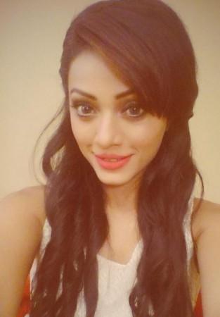 Soni Singh Assaulted in Public by her Former Boyfriend