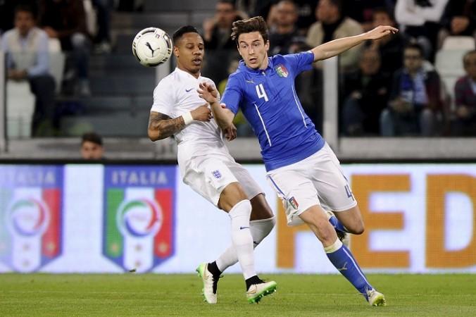 Matteo Darmian (R) is expected to complete a £12 million move to Manchester United. Matteo Darmian
