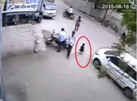 Maharashtra child who survived car crash Maharashtra child who survived car crash
