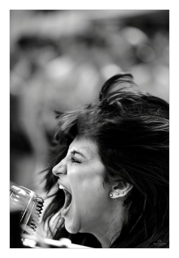 A Picture of Shruti Haasan Clicked by Ajith