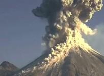 mexico-village-in-shadow-of-fire-volcano-evacuates-after-massive-eruptions