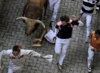 two-runners-gored-in-the-fastest-bull-run-of-the-week-in-pamplona