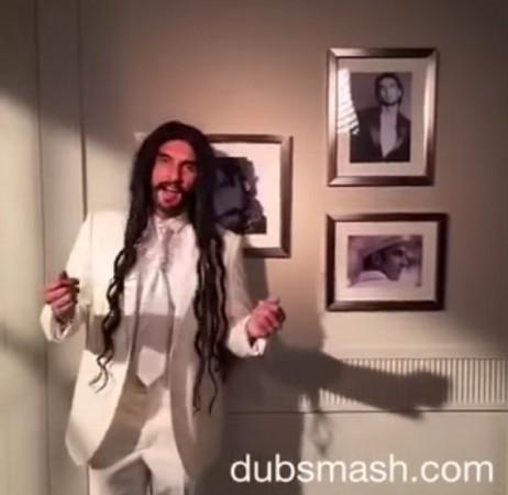 Ranveer's Return Gift to Hrithik is the Epic Dubsmash of Taher Shah's 'Eye To Eye' Ranveer's Return Gift to Hrithik is the Epic Dubsmash of Taher Shah's 'Eye To Eye'