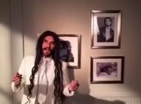 Ranveer's Return Gift to Hrithik is the Epic Dubsmash of Taher Shah's 'Eye To Eye'