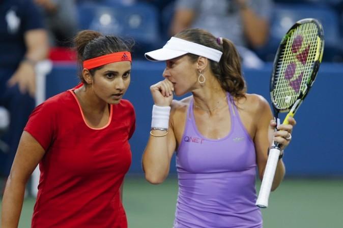 Sania Mirza and Martina Hingis put on a show in the final of the US Open 2015, beating Casey Delacqua and Yaroslava Shvedova Sania Mirza Martina Hingis US Open 2015