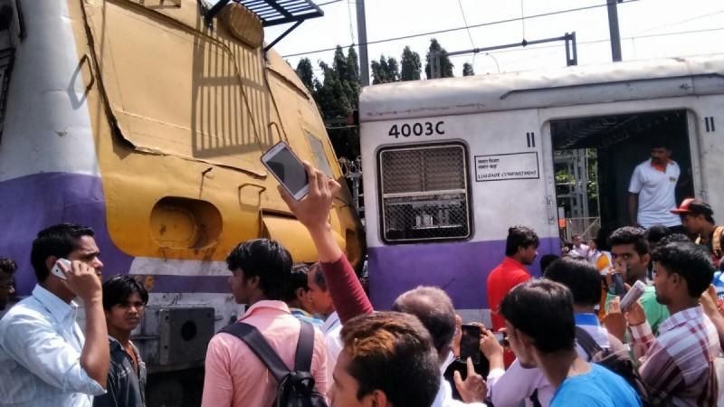 Mumbai local derailment