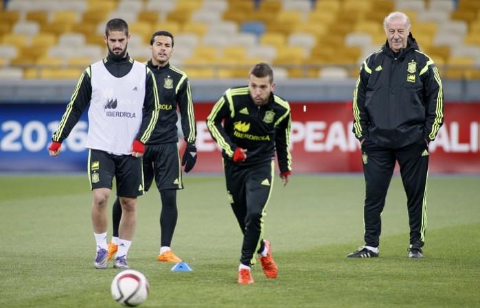 With Spain having booked their Euro 2016 ticket, Vicente del Bosque could make some changes in his playing 11 against Ukraine. Spain football team