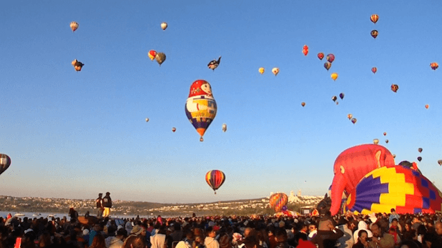 Mexico: 200 hot air balloons launched for festival in Leon