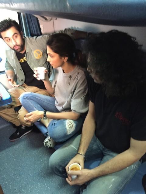 Ranbir Deepika and Imtiaz drinking coffee in the train ranbir deepika train journey