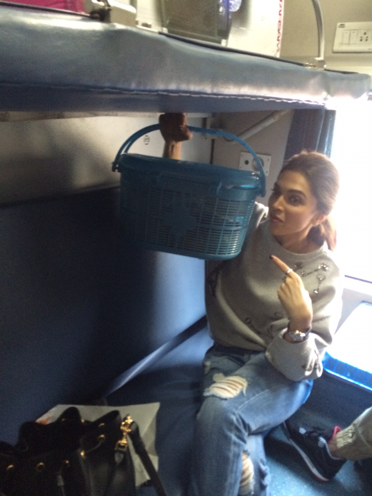 Deepika is travelling by train after a long time ranbir deepika train journey