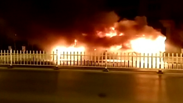 China: 14 killed and more than 30 injured in bus fire