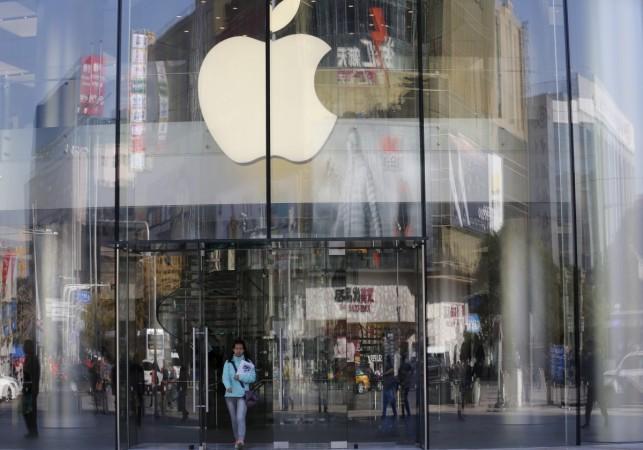Apple hit by photo sharing scandal in Australia: Store employees sacked