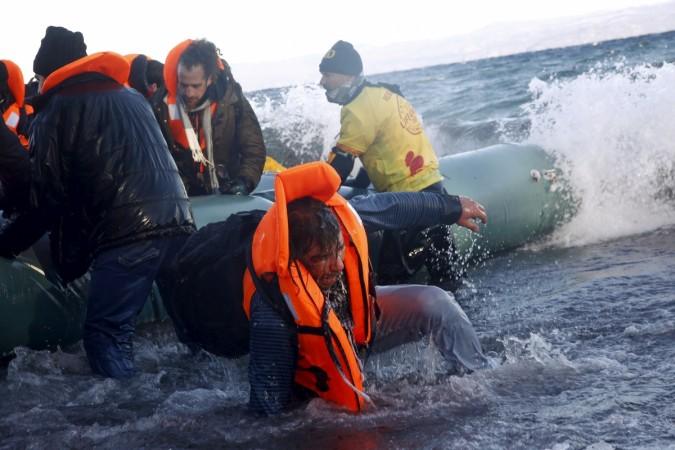 greece boat sinks