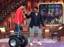 Kapil Sharma and Akshay Kumar on Comedy Nights With Kapil