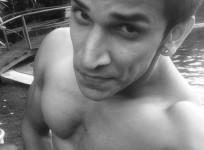 Prince Narula rare photo