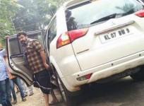 Mohanlal escapes after meeting with an accident