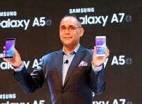 Manu Sharma, Director, Mobiles Business, Samsung India Electronics launchhing Galaxy A7 (2016) and Galaxy A5 (2016)