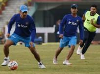 MS Dhoni Pawan Negi Suresh Raina India